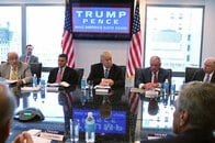 極右を選対トップに据えたトランプの巻き返し戦略