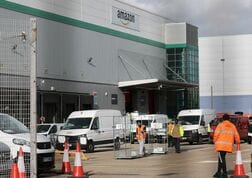 アマゾン、25年の英投資は150億ポンド超　27年までに400億ポンド目標