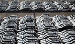6月貿易収支は4069億円の赤字＝財務省（ロイター予測：1200億円の赤字）