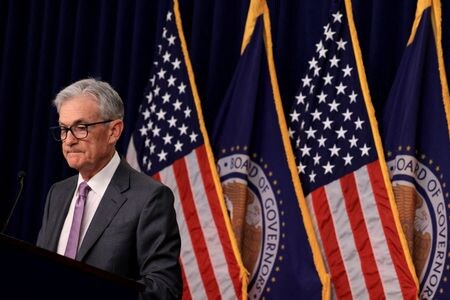 米連邦準備理事会（ＦＲＢ）のパウエル議長は２３日、年次経済シンポジウム「ジャクソンホール会議」で講演した。７月撮影（２０２４年　ロイター/Kevin Mohatt）