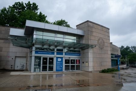 米国立衛生研究所（ＮＩＨ）は今週、自閉症の研究事業１３件に総額５０００万ドルを助成した。６月８日、メリーランド州で撮影（２０２５年　ロイター/Elizabeth Frantz）