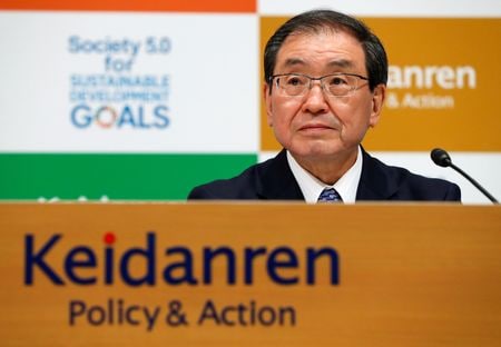 　５月２２日、 経団連の十倉雅和会長（写真）は記者会見で、このところの日本株の上昇について「あまりぬか喜びをしない方がいい」と指摘した。都内で２０２１年５月撮影（２０２３年　ロイター/Issei Kato）