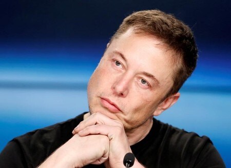 　７月１８日、テスラのマスクＣＥＯは、タイの洞窟に閉じ込められた少年らの救出に当たった英国人ダイバー、バーン・アンズワース氏に対し、自身の侮辱的なコメントを謝罪した。米フロリダ州で２月撮影（２０１８年　ロイター／Joe Skipper）