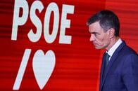 スペイン世論調査、与党支持率34％で大差の首位　来月総選挙