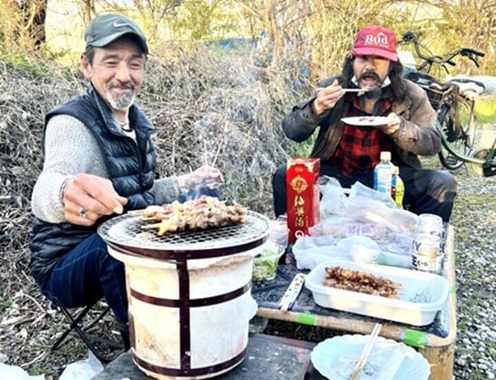荒川河川敷のホームレス