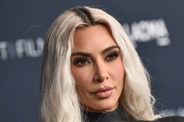 キム・カーダシアン（2022年11月、ロサンゼルス）　DFree-Shutterstock