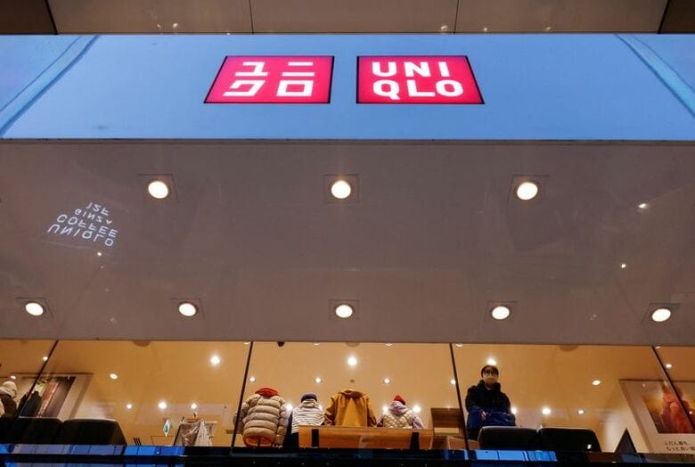 ファーストリテイリング傘下の衣料店「ユニクロ」の店舗。2023年1月11日、都内で撮影。REUTERS/Issei Kato