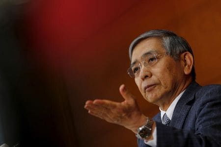　３月２９日、日銀の黒田東彦総裁（写真）は、金融庁・日本経済新聞社共催のフィンテック関連イベント「ＦＩＮ／ＳＵＭ２０２２」でビデオ形式で講演し、中央銀行デジタル通貨（ＣＢＤＣ）の発行予定はないものの、今後のさまざまな環境変化に的確に対応できるよう、しっかり準備しておくことが重要だとの見解を示した。写真は都内で２０１５年１０月撮影（２０２２年　ロイター／Thomas Peter）