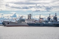 【動画】ロシア海軍、ミサイル「誤爆」で自国の船を撃沈...動画が出回るも、当局は遺族に「口止め」と地元メディア