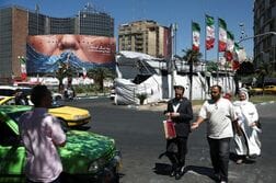 イランがクウェートの米軍基地攻撃、イスラエルはレバノン空爆