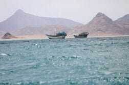 フーシ派が紅海封鎖なら原油上昇圧力、アジア向け供給に遅れも