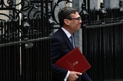 情報ＢＯＸ：バーナム英政権初の予算案、エネ高対策手厚く　銀行税引き上げ