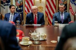 トランプ氏、イラン・オマーンのホルムズ海峡支配を否定　合意依然遠く
