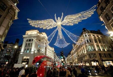 １２月２０日、英国立統計局（ＯＮＳ）が発表した第３・四半期（７ー９月）の国内総生産（ＧＤＰ）確報値は速報値から若干上方改定された。ロンドンで７日撮影（２０１９年　ロイター/Lisi Niesner）