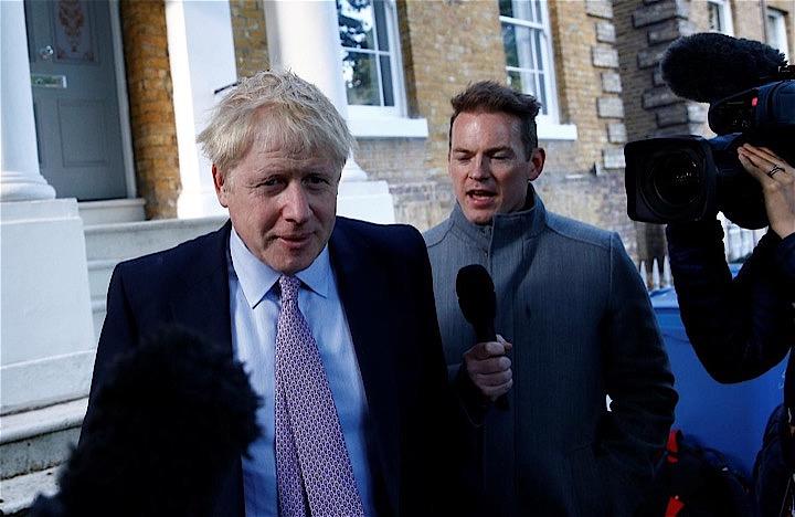 英与党・保守党の党首選は最終回となる第5回投票が行われ、欧州連合（EU）から強硬離脱も辞さないとする最有力候補のジョンソン前外相が首位を維持した（2019年　ロイター/HENRY NICHOLLS）