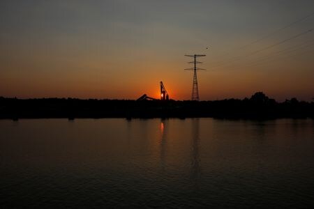 　４月２７日、米穀物商社ブンゲが２７日発表した第１・四半期決算は、調整後利益が増加した。写真は同社の穀物施設。ケンタッキー州 で２０１７年９月撮影（２０２２年　ロイター／Brian Snyder ）