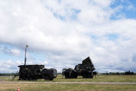 北大西洋条約機構（ＮＡＴＯ）のストルテンベルグ事務総長は１９日、ＮＡＴＯ加盟国がウクライナに追加の防空システムを提供することで合意したと述べた。２０２３年７月撮影（２０２４年　ロイター/Ints Kalnins/File Photo）