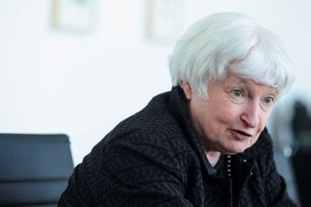 イエレン米財務長官は２日、ウクライナおよびパレスチナ自治区ガザでの紛争に関する共同声明の文言を巡り意見がまとまらなかったにもかかわらず、２０カ国・地域（Ｇ２０）財務相による取り組みに強くコミットしていると述べた。写真は２月２９日、ブラジルのサンパウロでインタビューに応じるイエレン米財務長官（２０２４年　ロイター／Carla Carniel）