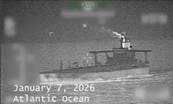 次々に船に降り立つ兵士たち...米南方軍が「影の船団」タンカーを拿捕する「緊迫の映像」を公開