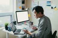 フリーランスの収入で「普通」の生活ができる人はどれだけいるのか