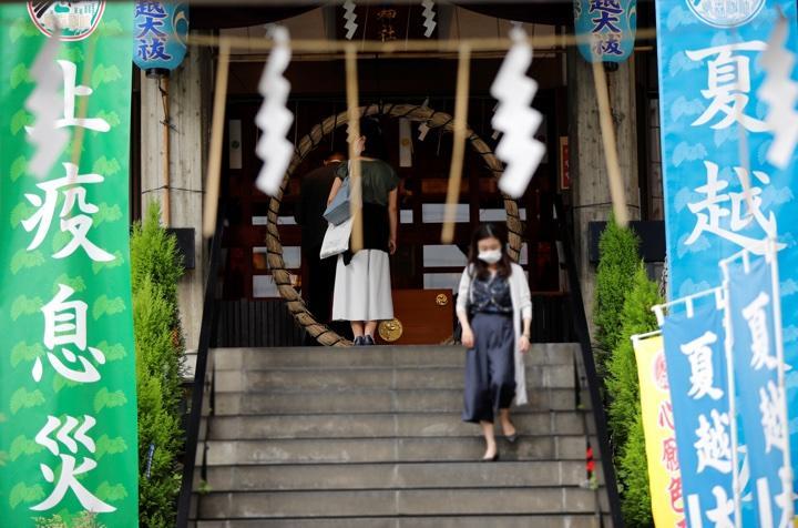 <!--12日、東京都では新たに188人の新型コロナウイルス陽性者が確認された。-->写真は7月16日、都内で。REUTERS/Issei Kato