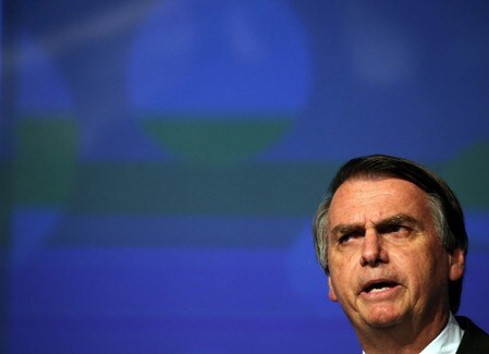 　６月２８日、１０月のブラジル大統領選に関する世論調査で、右派ボルソナロ下院議員（写真）の支持率がシルバ元環境相を上回り、トップとなった。写真はブラジルのサンパウロで１８日撮影（２０１８年　ロイター／Paulo Whitaker）