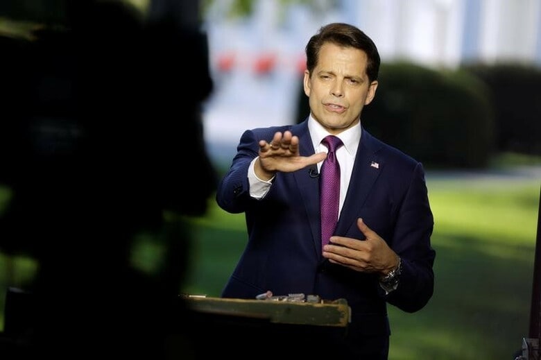 ７月３１日、ニューヨーク・タイムズは、トランプ米大統領がスカラムチ広報部長（写真）解任を決めたと報じた。ホワイトハウスで２６日撮影（２０１７年　ロイター／Joshua Roberts）