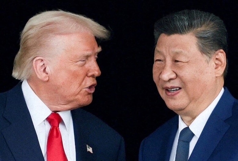 写真は2025年10月、韓国・釜山で会談するトランプ米大統領と中国の習近平国家主席。REUTERS/Evelyn Hockstein