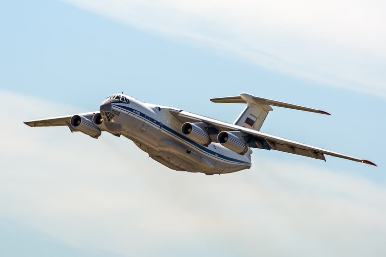モスクワ地域の上空を飛ぶロシア空軍のイリューシン76（2016年）　Media_works-Shutterstock