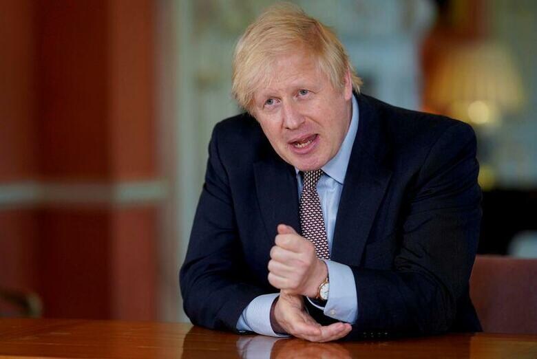 英国のジョンソン首相は10日、新型コロナウイルス感染防止のために約7週間前に導入した外出制限を慎重に緩和する計画を発表した。写真は5月10日、ロンドンの首相官邸で撮影（2020年　官邸提供）