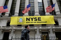 新規上場スナップチャット、自称「カメラ会社」で何を狙うのか