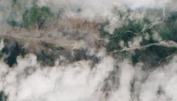 ネパール氷河崩壊、気候変動が誘発の可能性　科学者ら指摘
