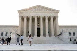 トランプ米大統領、出生地主義巡り最高裁に再審理要請へ