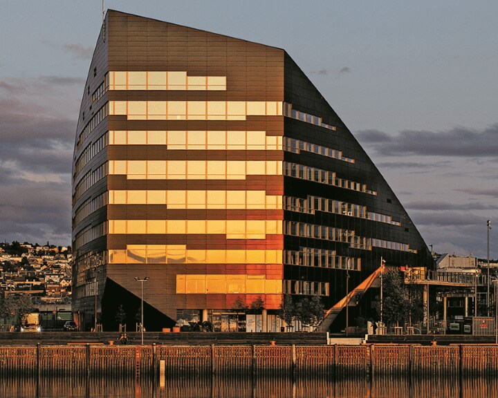 パワーハウス・ブラットルカイア　消費量以上に電力を生産