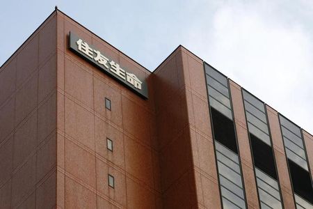 　４月２２日、住友生命保険は、一般勘定資産の２０２１年度運用計画で、為替リスクをとらないヘッジ付き外債を１０００億円単位で減少させる一方、オープン外債は利回りがとれる国を中心に１０００億円単位で増加させる。都内の住友生命本社で２００９年８月撮影（２２０１年　ロイター）