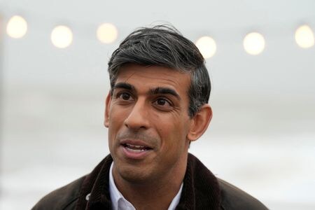 　スナク英首相は１０月１９日にイスラエル入りし、ネタニヤフ首相らと会談する。英首相府が１８日に発表した。同日、南部クラクトンで代表撮影（２０２３年　ロイター）