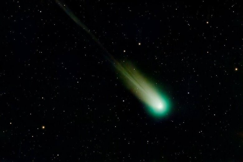 空を横切る謎の火球の正体は…（写真はイメージです）　Steve Busch-Unsplash