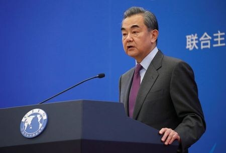 　１２月１６日、中国の王毅国務委員兼外相（写真）は、欧州との関係を外交上の優先課題とする立場を示した。写真は北京で１３日撮影（２０１９年　ロイター／Jason Lee）