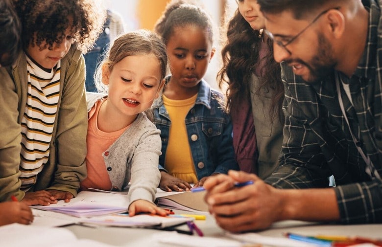 欧米諸国では、多様な背景を持った教員を採用している　Jacob Lund/Shutterstock