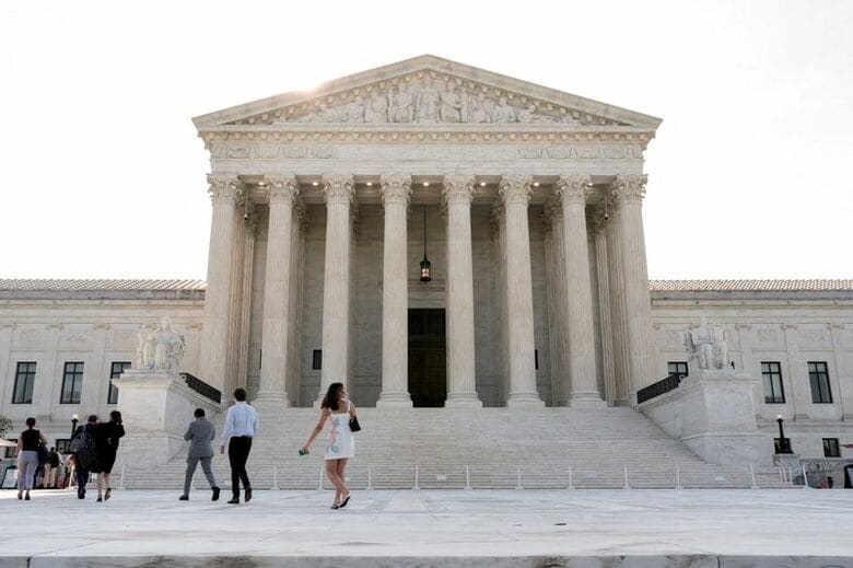 米連邦最高裁判所。米ワシントンで６月撮影。REUTERS/Cheney Orr