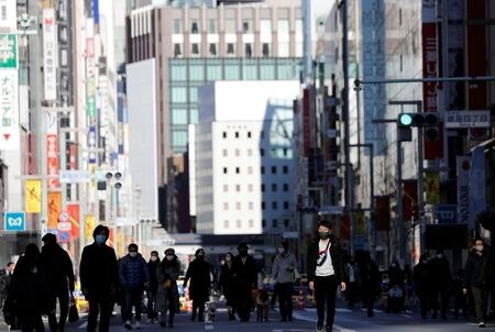 　総務省が４月３０日発表した３月の完全失業率は２．６％となり、前月（２．９％）から低下し、昨年４月と同水準となった。東京都で１月撮影（２０２１年　ロイター/Kim Kyung-Hoon）