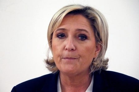 　３月２３日、フランスの極右政党、国民戦線（ＦＮ）のルペン党首（写真）は、英国ロンドンの議会議事堂付近での襲撃事件を受け、国境防衛と安全対策強化の重要性に言及した。１３日撮影（２０１７年　ロイター/Charles Platiau）