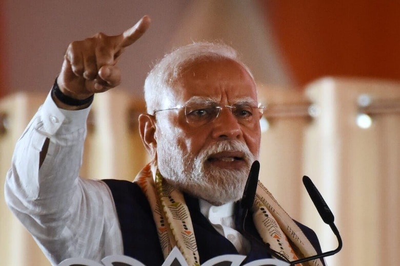 インドのコルカタで演説するモディ首相（8月22日）　Photo by Debajyoti Chakraborty/NurPhoto