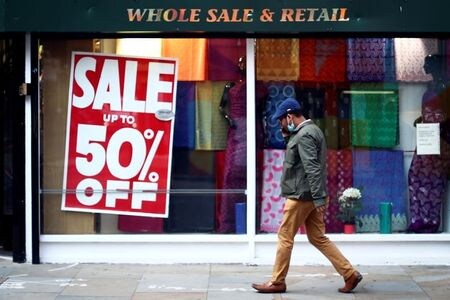 　１０月２１日、英国立統計局（ＯＮＳ）の発表によると、新型コロナ対応の支出拡大と税収減により、会計年度上期（４─９月）の公的部門借入は２０８５億ポンドと前年同期の６倍超に膨らんだ。ロンドンで９月２８日撮影（２０２０年　ロイター/Hannah McKay）