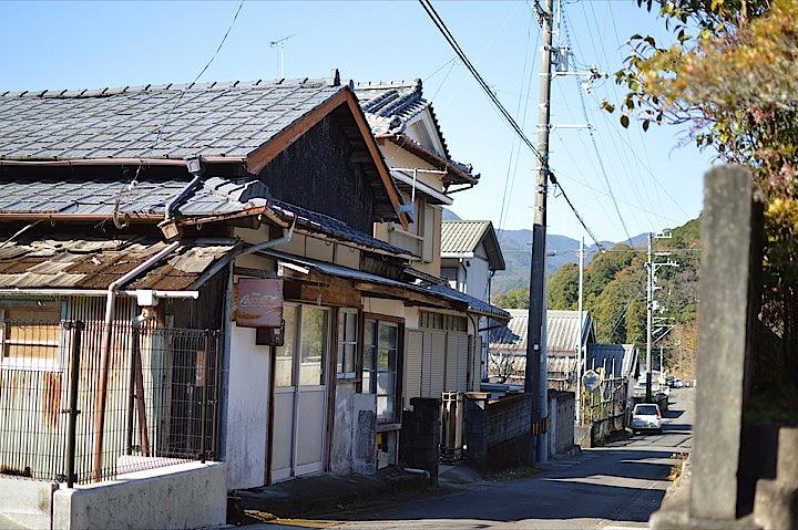 地方を滅ぼす「成功者へのねたみ地獄」から脱出するのはどうすればいいのか？｢ねたむ側」｢ねたまれる成功者」双方が前向きにできる｢4つの行動｣がある