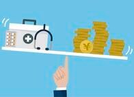 菅首相うっかり？ それでも「国民皆保険の見直し」発言が大問題な訳