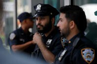 アメリカの警察官は、どうしてワクチンを嫌がるのか?