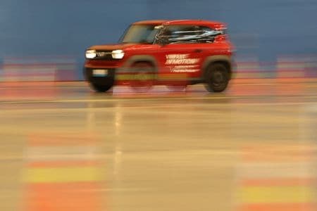 11月22日、インドネシア・タンゲランで開催された自動車ショーに出品されたビンファストの試乗車。REUTERS/Willy Kurniawan
