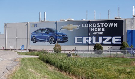 　米自動車大手ゼネラル・モーターズ（ＧＭ）は生産を休止したオハイオ州ローズタウンの組立工場（写真）を新興の電動トラックメーカー、ローズタウン・モーターズ（ＬＭＣ）に売却した。９月２０日撮影（２０１９年　ロイター/Rebecca Cook）
