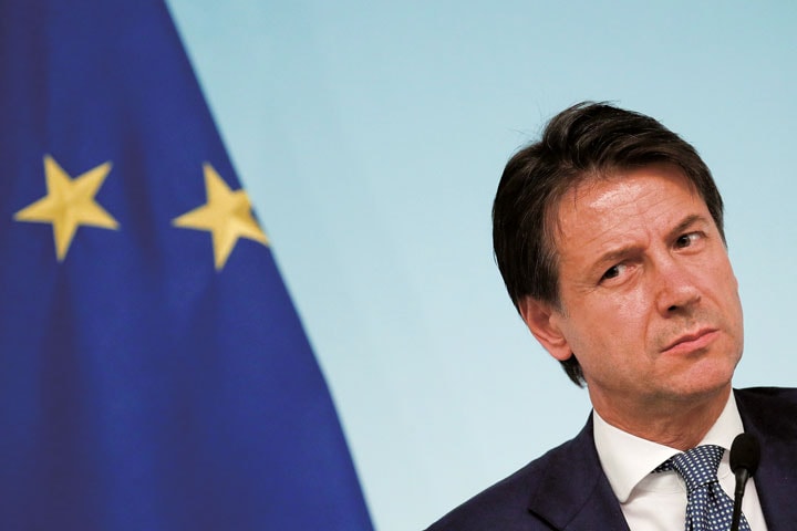 欧州委員会の決定に対して「今更見直せない」と言ったジュゼッペ・コンテ首相はどんな策を講じるのか　Alessandro Bianchi-REUTERS